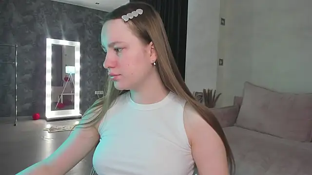 Candy Cansew online show from February 8, 1:09 am