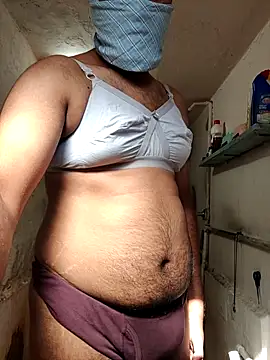 Snapshot of Brown69_guy chatting on October 19, 9:32 am Brown69 guy online show from October 19, 9:32 am