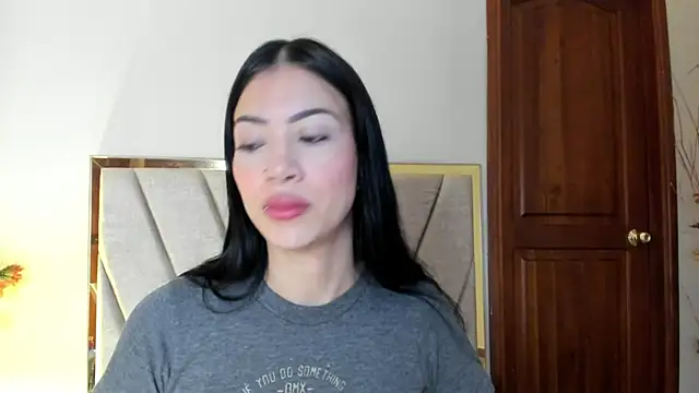 Snapshot of AbbieJoness_ chatting on June 19, 11:36 am AbbieJoness online show from June 19, 11:36 am