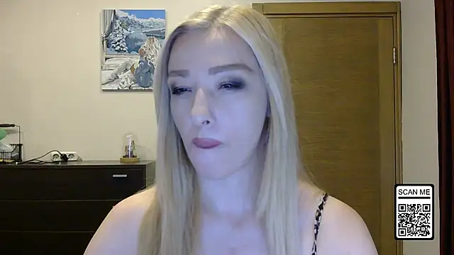 Snapshot of Wild_Silk_Desire chatting on September 15, 12:49 pm Wild Silk Desire online show from September 15, 12:49 pm