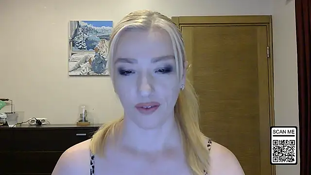 Snapshot of Wild_Silk_Desire chatting on September 20, 1:01 pm Wild Silk Desire online show from September 20, 1:01 pm