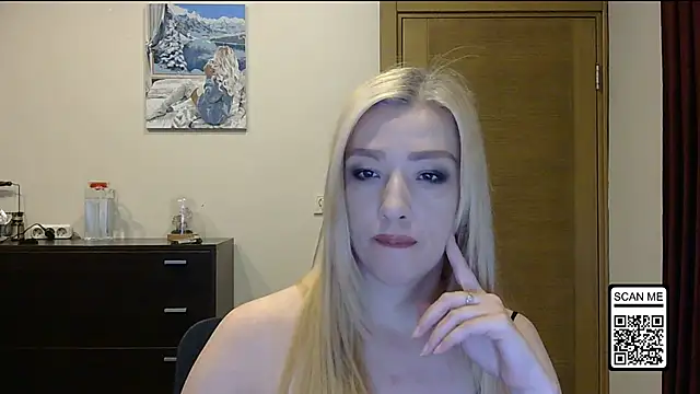 Snapshot of Wild_Silk_Desire chatting on October 13, 1:33 pm Wild Silk Desire online show from October 13, 1:33 pm