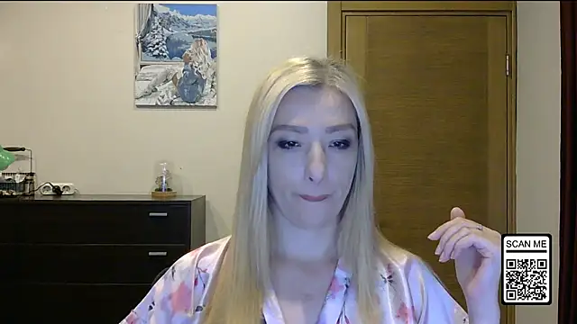 Snapshot of Wild_Silk_Desire chatting on October 18, 2:07 pm Wild Silk Desire online show from October 18, 2:07 pm