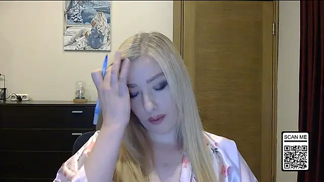 Snapshot of Wild_Silk_Desire chatting on October 19, 2:07 pm Wild Silk Desire online show from October 19, 2:07 pm