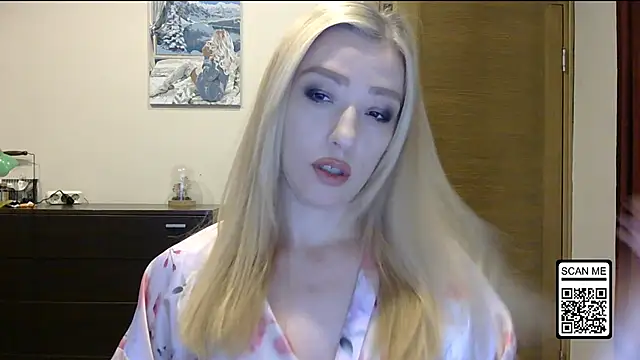 Snapshot of Wild_Silk_Desire chatting on October 21, 2:07 pm Wild Silk Desire online show from October 21, 2:07 pm