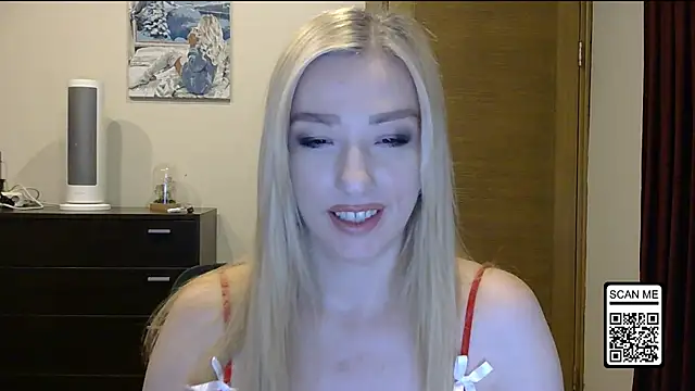 Snapshot of Wild_Silk_Desire chatting on October 24, 2:02 pm Wild Silk Desire online show from October 24, 2:02 pm