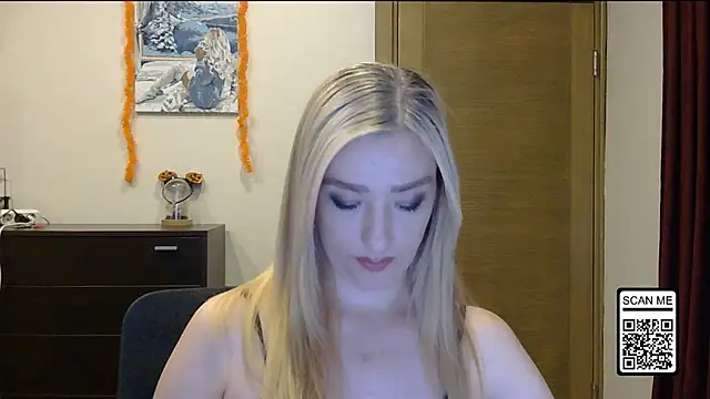 Snapshot of Wild_Silk_Desire chatting on November 4, 1:54 pm Wild Silk Desire online show from November 4, 1:54 pm