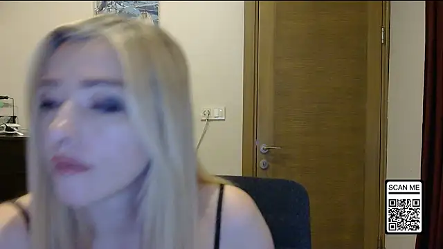 Snapshot of Wild_Silk_Desire chatting on November 6, 2:07 pm Wild Silk Desire online show from November 6, 2:07 pm