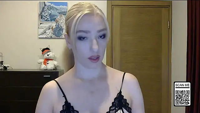 Snapshot of Wild_Silk_Desire chatting on November 15, 2:35 pm Wild Silk Desire online show from November 15, 2:35 pm