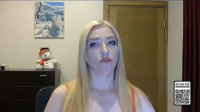 Snapshot of Wild_Silk_Desire chatting on November 22, 2:27 pm Wild Silk Desire online show from November 22, 2:27 pm