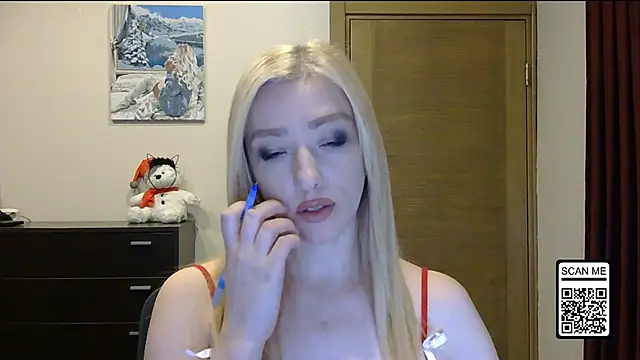 Snapshot of Wild_Silk_Desire chatting on November 28, 2:31 pm Wild Silk Desire online show from November 28, 2:31 pm