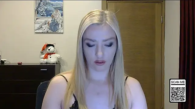 Snapshot of Wild_Silk_Desire chatting on November 29, 2:42 pm Wild Silk Desire online show from November 29, 2:42 pm