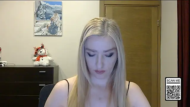 Snapshot of Wild_Silk_Desire chatting on December 14, 3:17 pm Wild Silk Desire online show from December 14, 3:17 pm