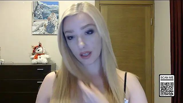 Snapshot of Wild_Silk_Desire chatting on December 15, 1:15 pm Wild Silk Desire online show from December 15, 1:15 pm