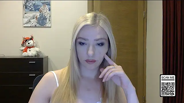 Snapshot of Wild_Silk_Desire chatting on December 16, 2:11 pm Wild Silk Desire online show from December 16, 2:11 pm