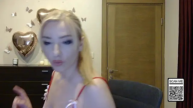 Snapshot of Wild_Silk_Desire chatting on May 15, 5:42 pm Wild Silk Desire online show from May 15, 5:42 pm