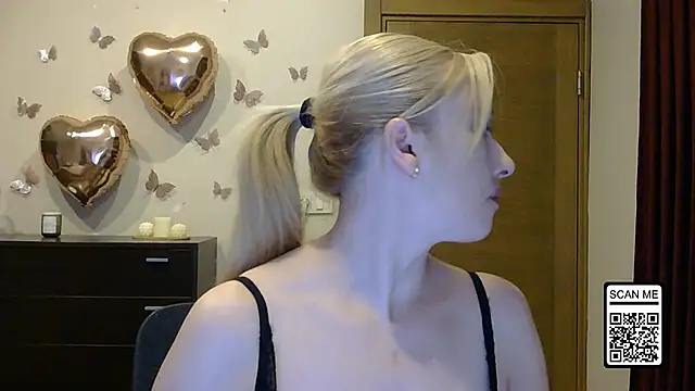 Snapshot of Wild_Silk_Desire chatting on May 16, 6:07 pm Wild Silk Desire online show from May 16, 6:07 pm