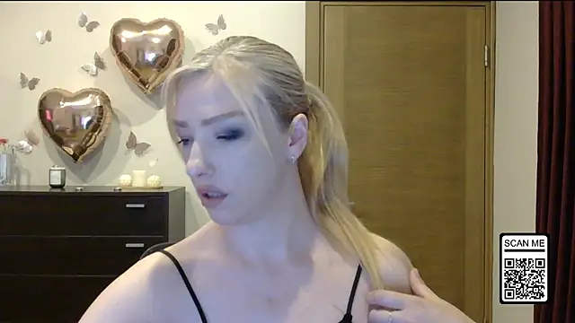 Snapshot of Wild_Silk_Desire chatting on June 6, 3:28 pm Wild Silk Desire online show from June 6, 3:28 pm
