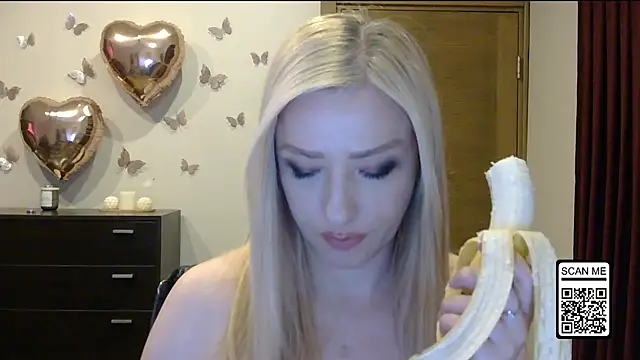 Snapshot of Wild_Silk_Desire chatting on June 16, 4:20 pm Wild Silk Desire online show from June 16, 4:20 pm