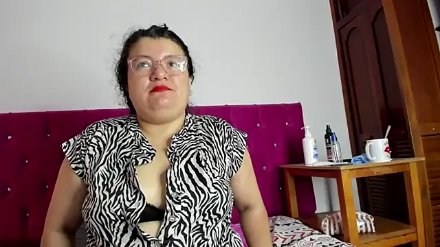 Snapshot of mystery_psique chatting on October 25, 3:29 pm mystery psique online show from October 25, 3:29 pm