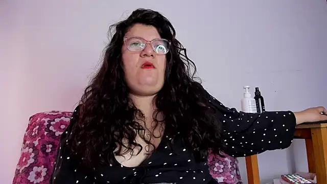 Snapshot of mystery_psique chatting on November 23, 1:33 pm mystery psique online show from November 23, 1:33 pm