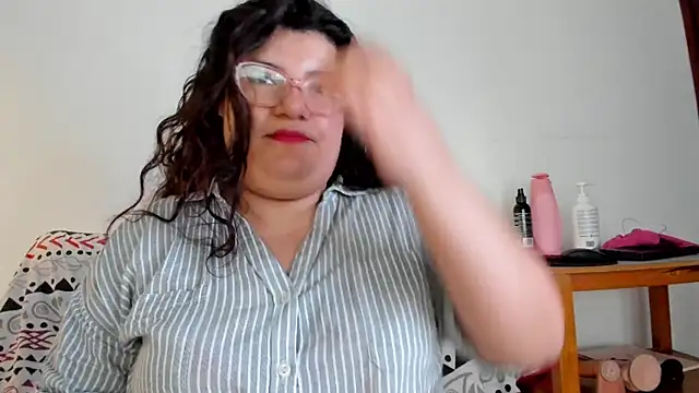 Snapshot of mystery_psique chatting on November 25, 7:03 pm mystery psique online show from November 25, 7:03 pm