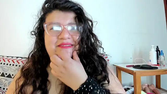 Snapshot of mystery_psique chatting on December 1, 6:57 pm mystery psique online show from December 1, 6:57 pm