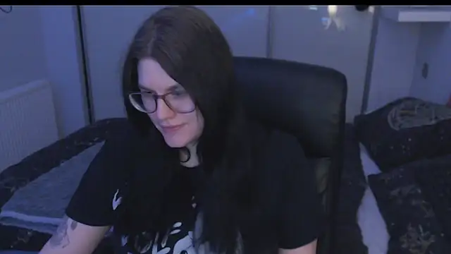 GothSuccubusBabe online show from February 15, 8:05 pm