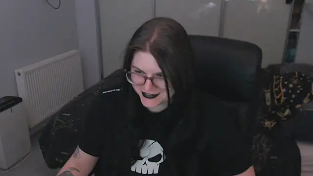 Snapshot of GothSuccubusBabe chatting on May 31, 10:11 pm GothSuccubusBabe online show from May 31, 10:11 pm