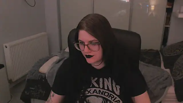 Snapshot of GothSuccubusBabe chatting on June 21, 11:18 pm GothSuccubusBabe online show from June 21, 11:18 pm