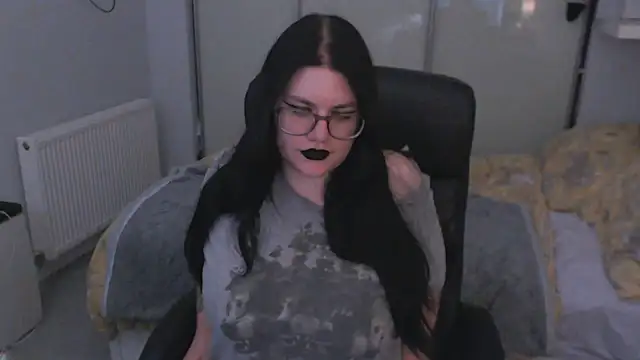 Snapshot of GothSuccubusBabe chatting on July 21, 9:39 pm GothSuccubusBabe online show from July 21, 9:39 pm