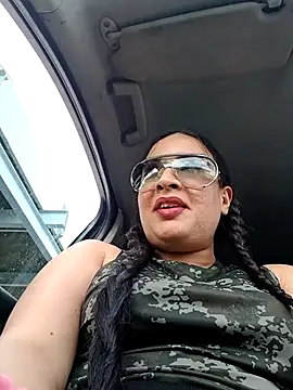 Snapshot of hotCOUPLEPETRA chatting on April 13, 3:06 pm hotCOUPLEPETRA online show from April 13, 3:06 pm