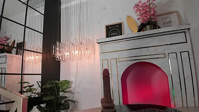 floraginette online show from February 9, 6:01 pm