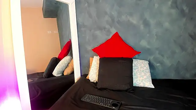 GingerMoon  online show from November 7, 7:03 pm