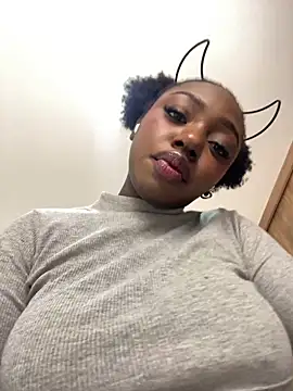 alissradiante1 online show from October 8, 12:30 am