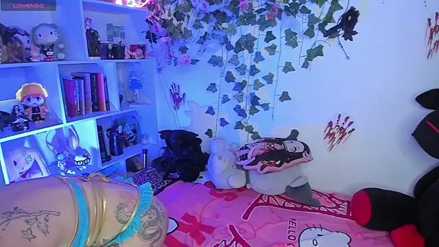 Snapshot of sarahminage_ chatting on November 11, 5:57 pm sarahminage online show from November 11, 5:57 pm