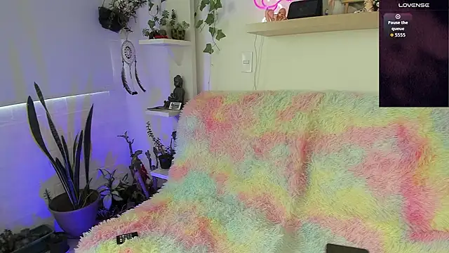 Snapshot of sarahminage_ chatting on February 12, 6:03 pm sarahminage online show from February 12, 6:03 pm