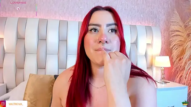 valt  online show from October 17, 8:33 pm