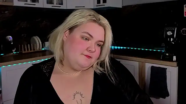 Snapshot of Ellabigbaby chatting on October 4, 1:53 pm Ellabigbaby online show from October 4, 1:53 pm