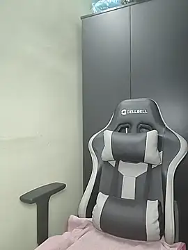 Snapshot of Isha_Sax chatting on February 3, 12:54 pm Isha Sax online show from February 3, 12:54 pm