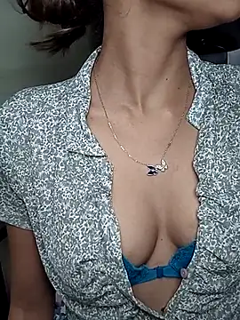 Snapshot of Isha_Sax chatting on February 12, 11:49 am Isha Sax online show from February 12, 11:49 am