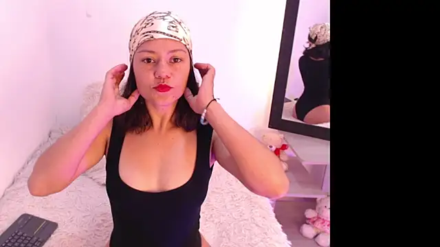 renataj online show from December 20, 9:44 pm