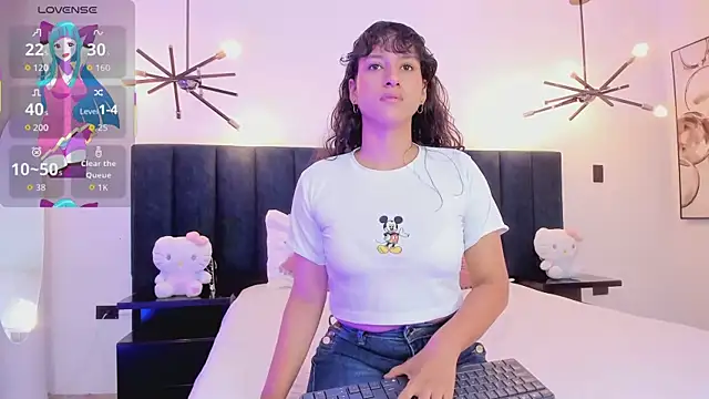 Snapshot of niia7 chatting on December 3, 7:34 pm niia7 online show from December 3, 7:34 pm