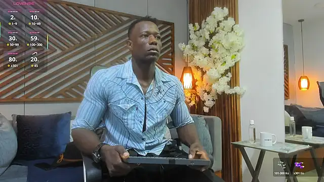 MarcusBlack  online show from October 28, 11:36 am