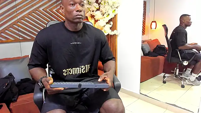 MarcusBlack  online show from November 14, 11:42 am