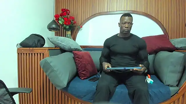 MarcusBlack  online show from November 21, 11:53 am