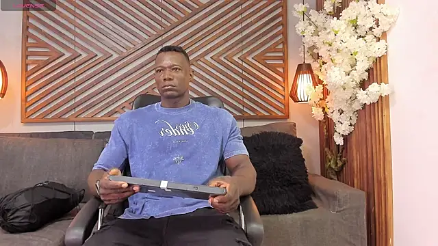 MarcusBlack  online show from January 18, 1:04 pm