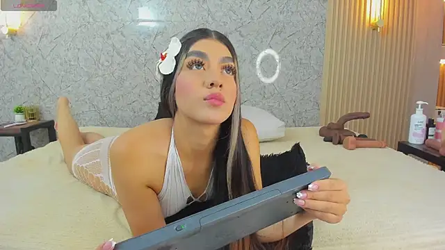 Snapshot of Antonella_west chatting on May 7, 9:20 pm Antonella west online show from May 7, 9:20 pm