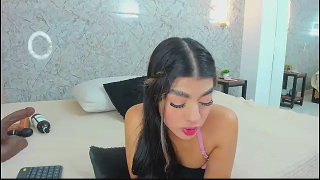 Snapshot of Antonella_west chatting on June 11, 3:48 am Antonella west online show from June 11, 3:48 am