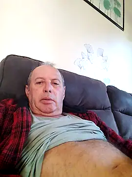 Snapshot of Vince072 chatting on September 15, 6:46 am Vince072 online show from September 15, 6:46 am